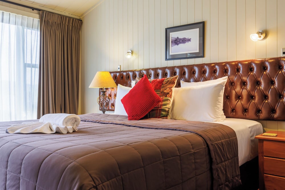 1 Bedroom, Lodge, Suite, King Bed, Lake View