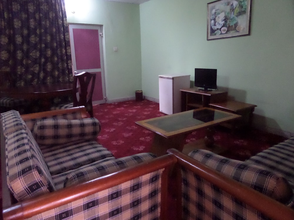 Excellence Hotel 31/39