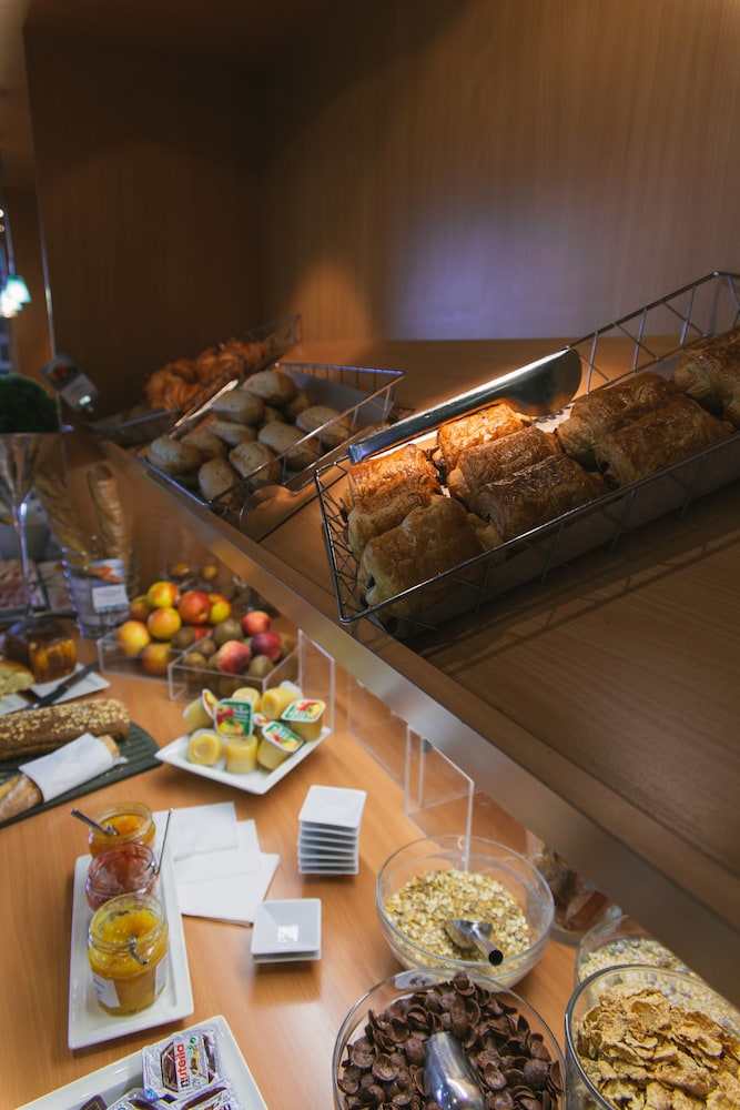 Mercure Angers Centre De Congres 48/65