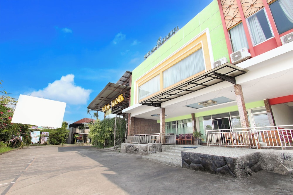 Hotel O Jalan Slamet Riyadi Near Bandara Adi Soemarmo Formerly Amanah Sejahtera in Ngemplak (Central Java)