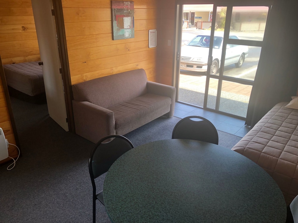 Greymouth Seaside Top 10 Holiday Park 43/71