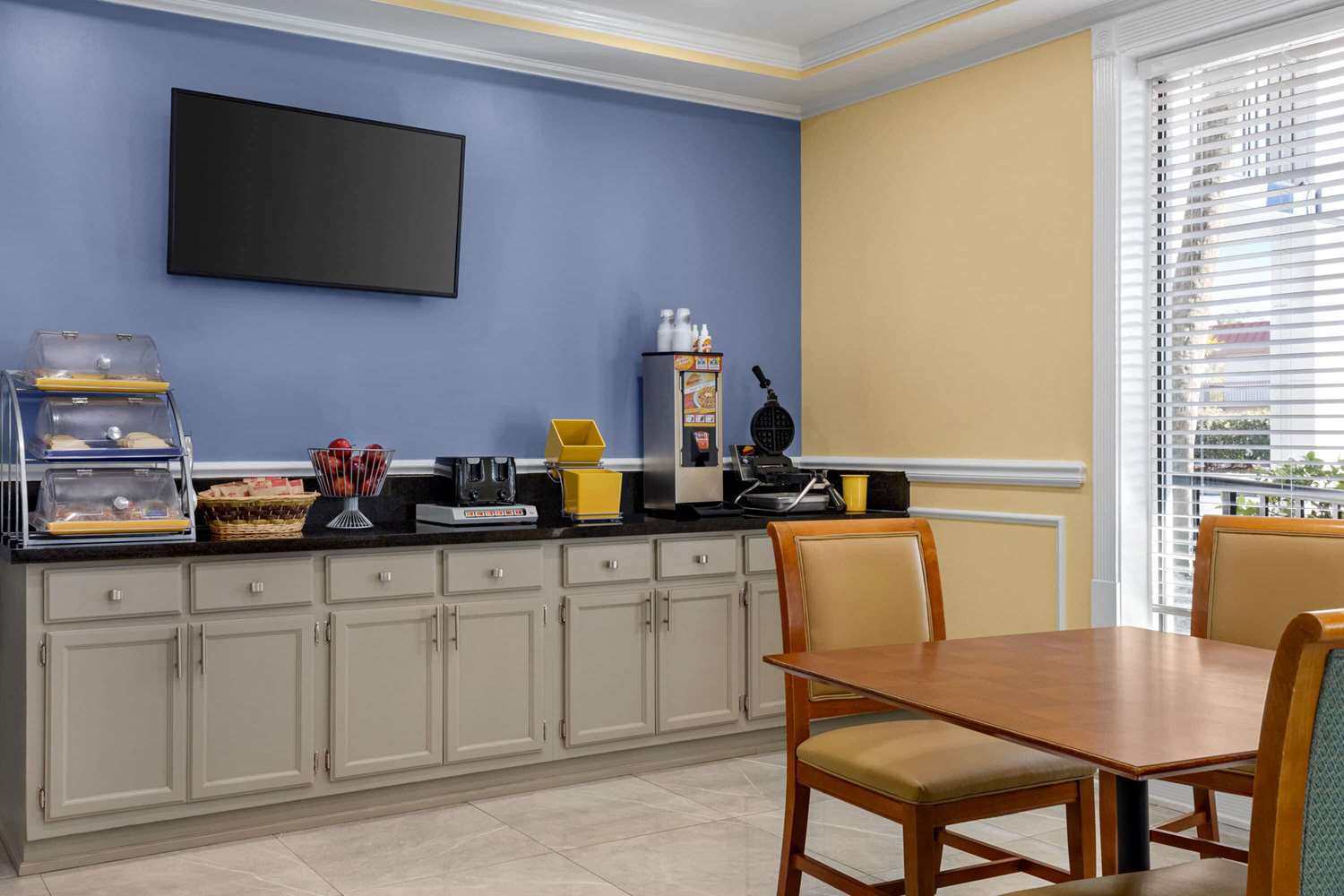 Days Inn by Wyndham Kingsland GA 21/30