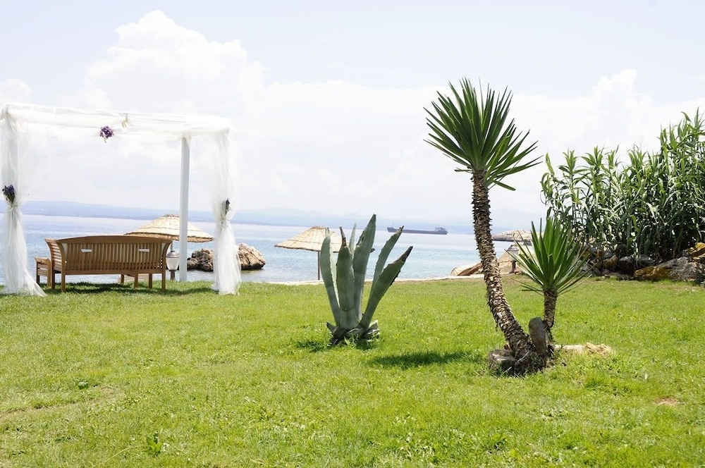 Ataol Beach & Bungalows 20/40