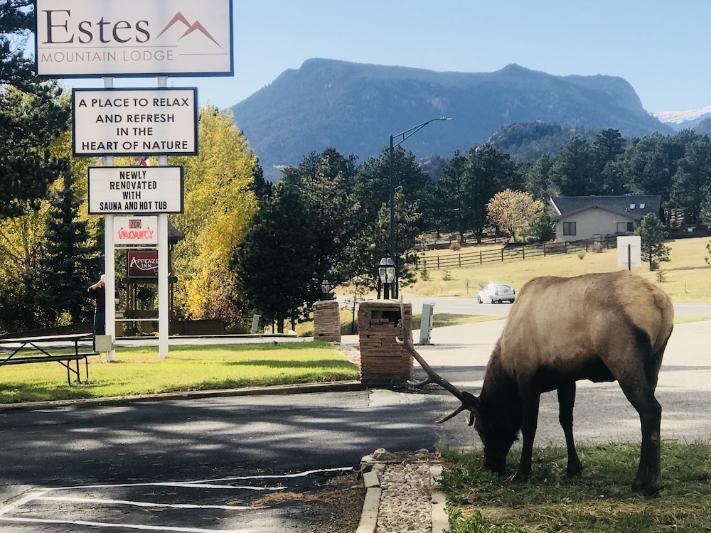 Estes Mountain Inn 66/70