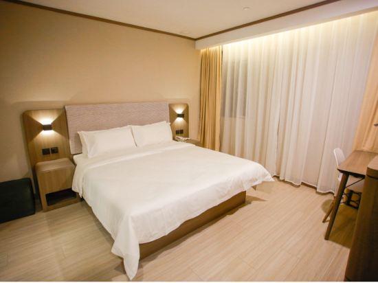 Hanting Hotel (Shenzhen Huaqiangbei Yannan Metro Station) 15/31