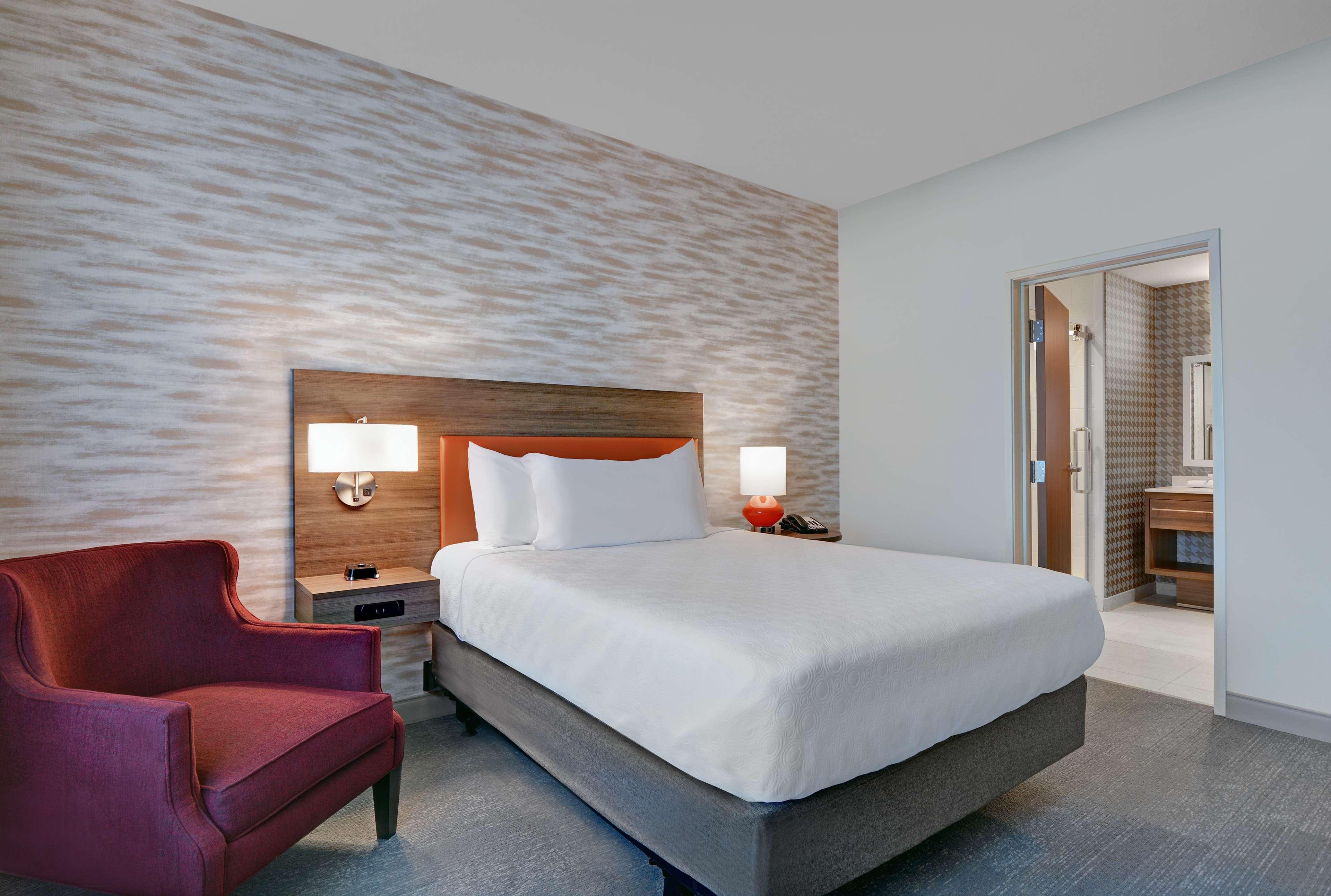 STUDIO, SUITE, QUEEN BED, ACCESSIBLE