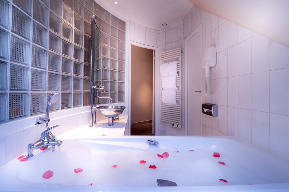 Hotel Pergolese - Paris Champs Elysees 68/70