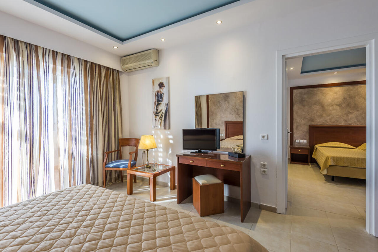 Gaia Royal Hotel 75/86