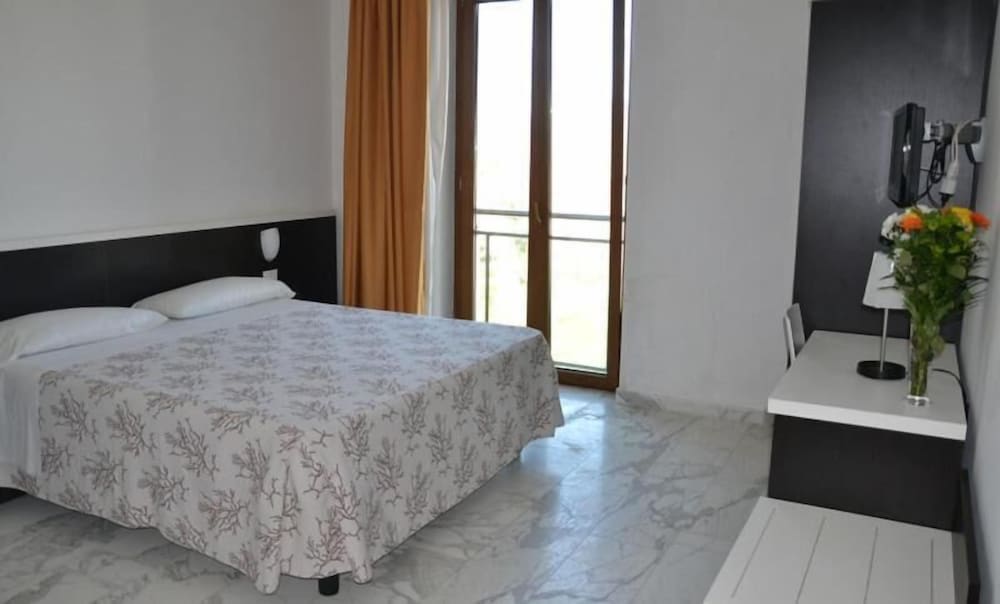 Hotel Rondine 19/38