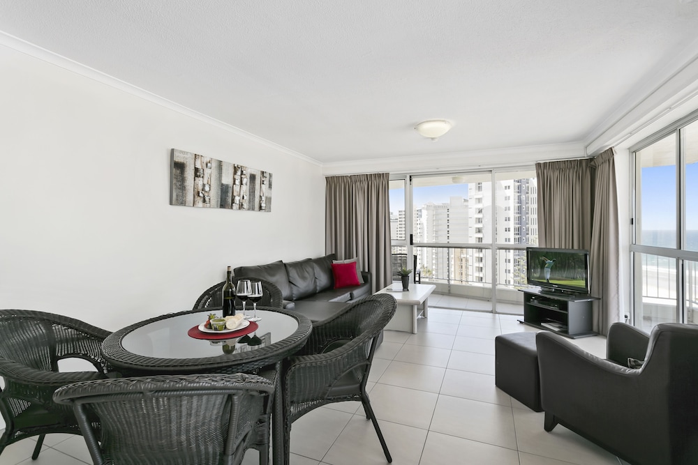 Surfers Beachside Holiday Apartments 30/35