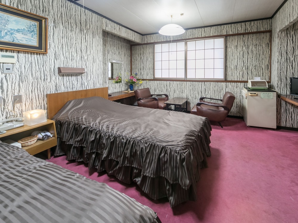 Riverside Hotel Shoei 11/66