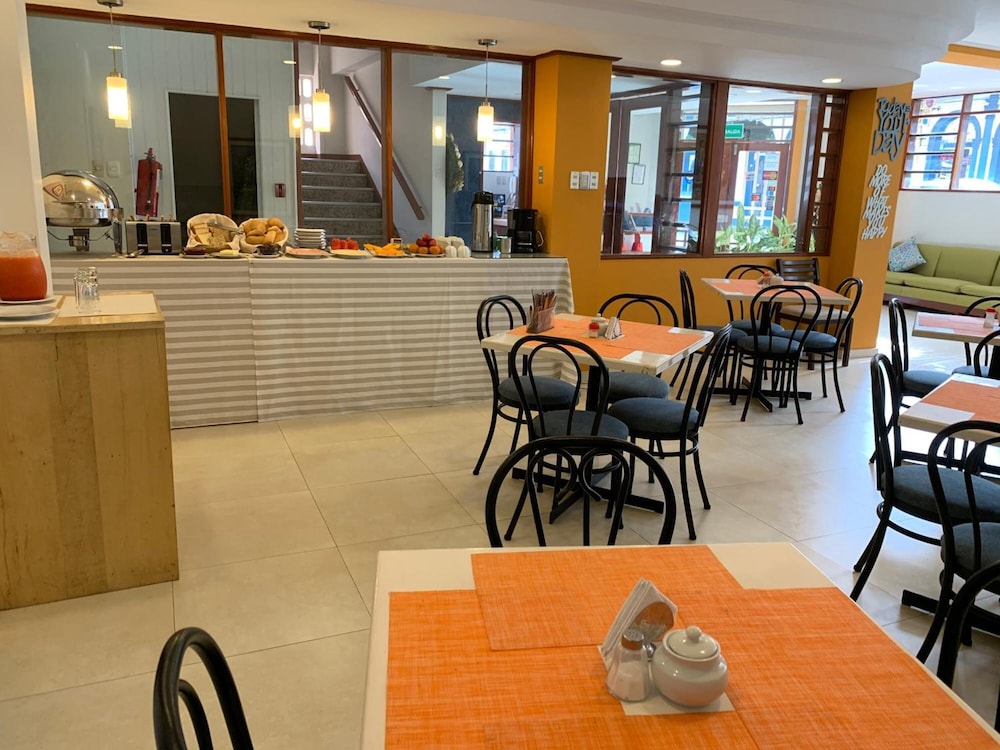 Acosta Hotel 49/55