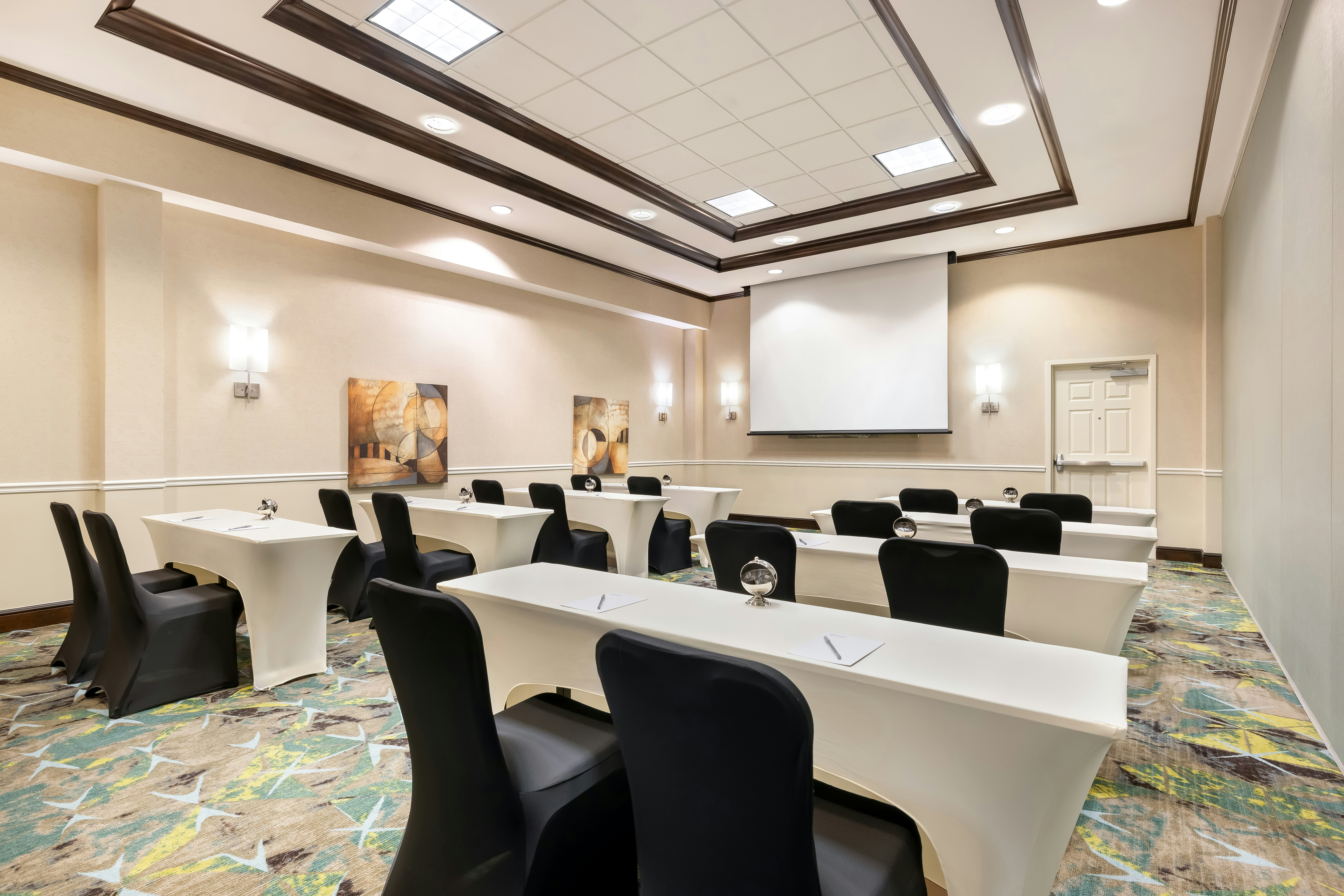 Hilton Garden Inn Dulles North 72/82