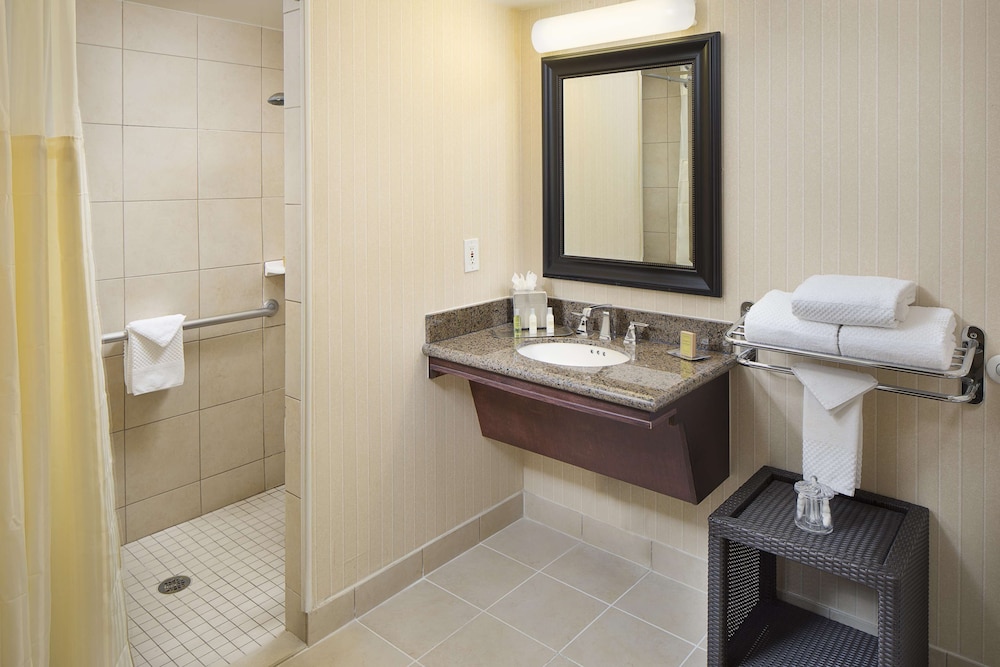 DoubleTree by Hilton Los Angeles - Commerce 39/43