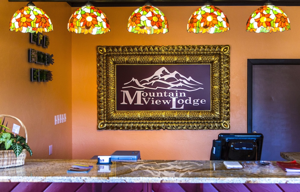 Mountain View Lodge 8/61