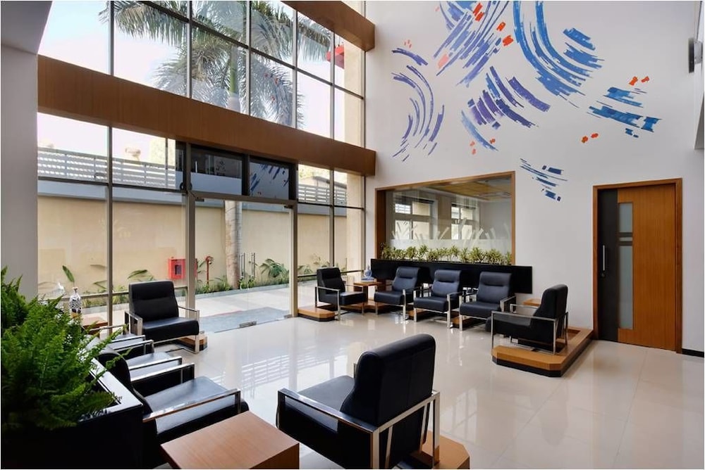 Hi 5 Hotel And Experience 32/39