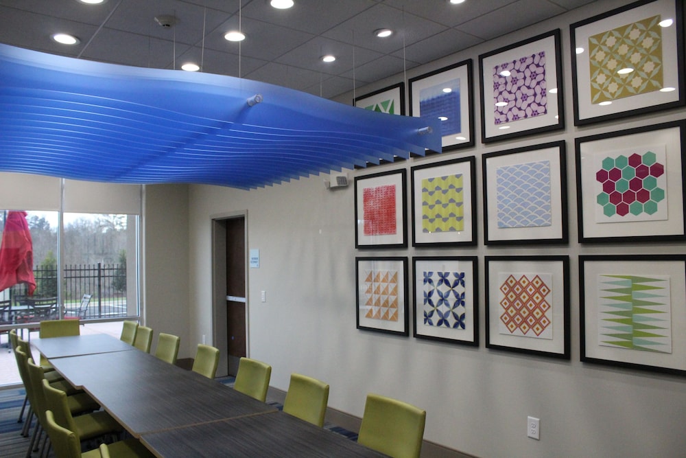 Holiday Inn Express and Suites Milledgeville 13/49