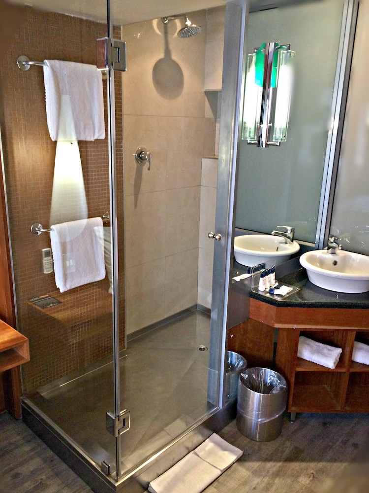 Protea Hotel by Marriott Cape Town Sea Point 7/38