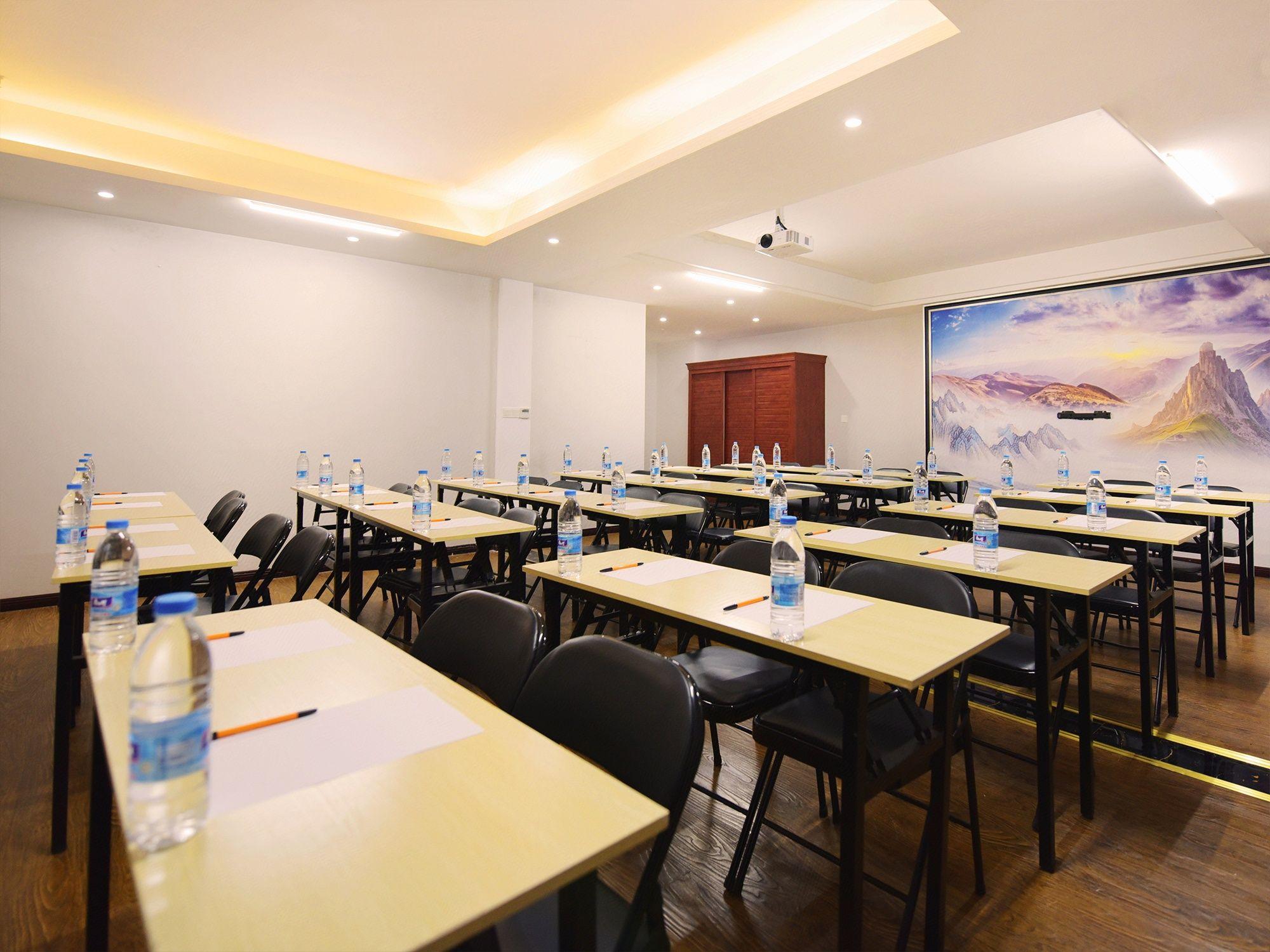 Xingshun Business Hotel 20/23