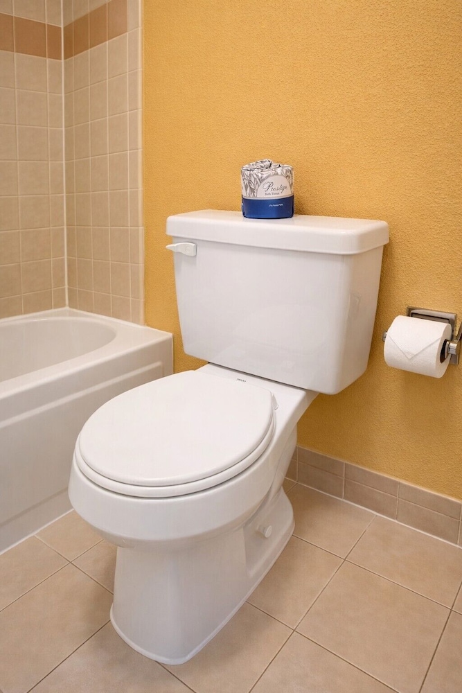 غرفة قياسية بسرير كينج