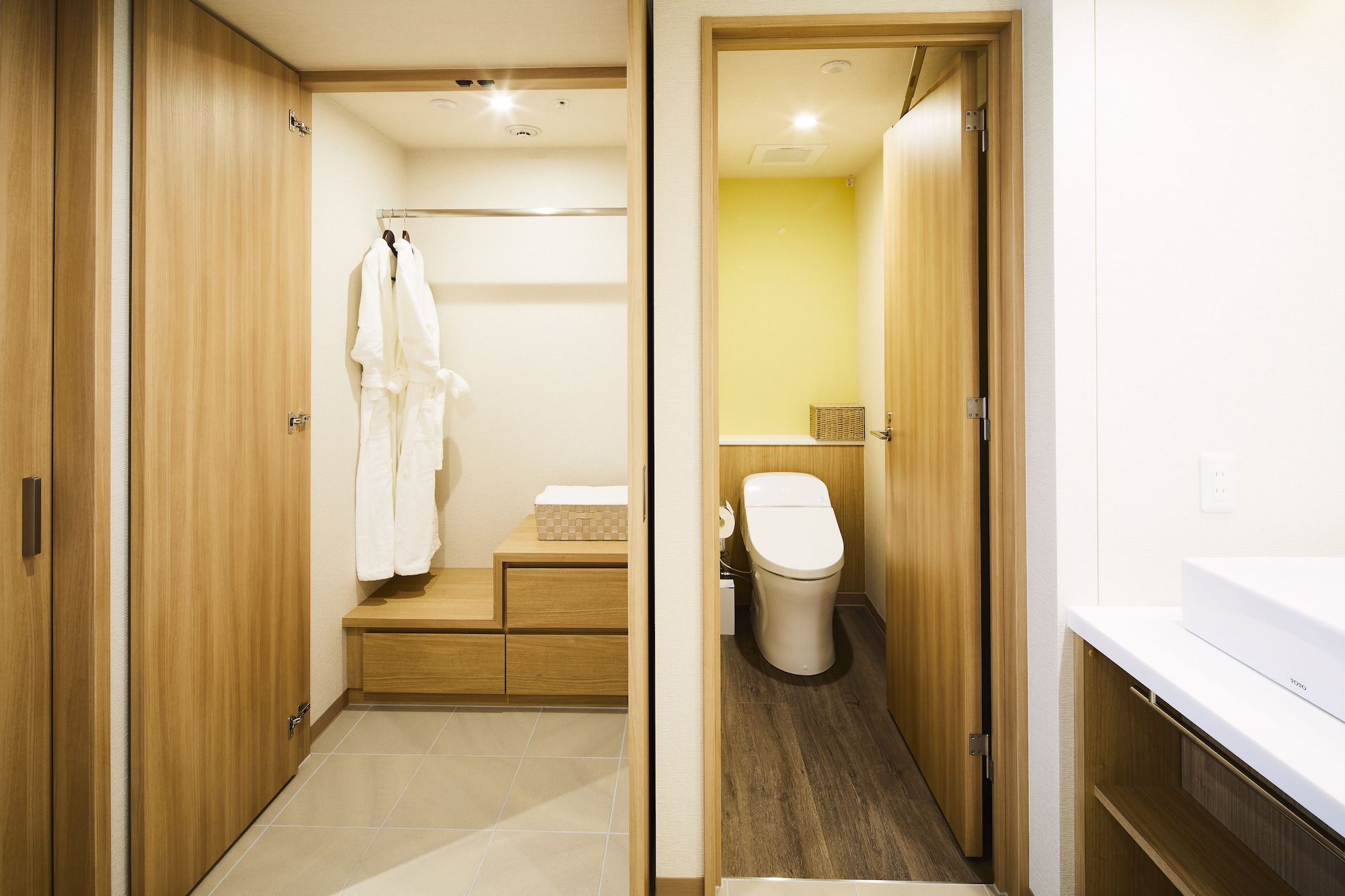 JAPANESE, JUNIOR SUITE