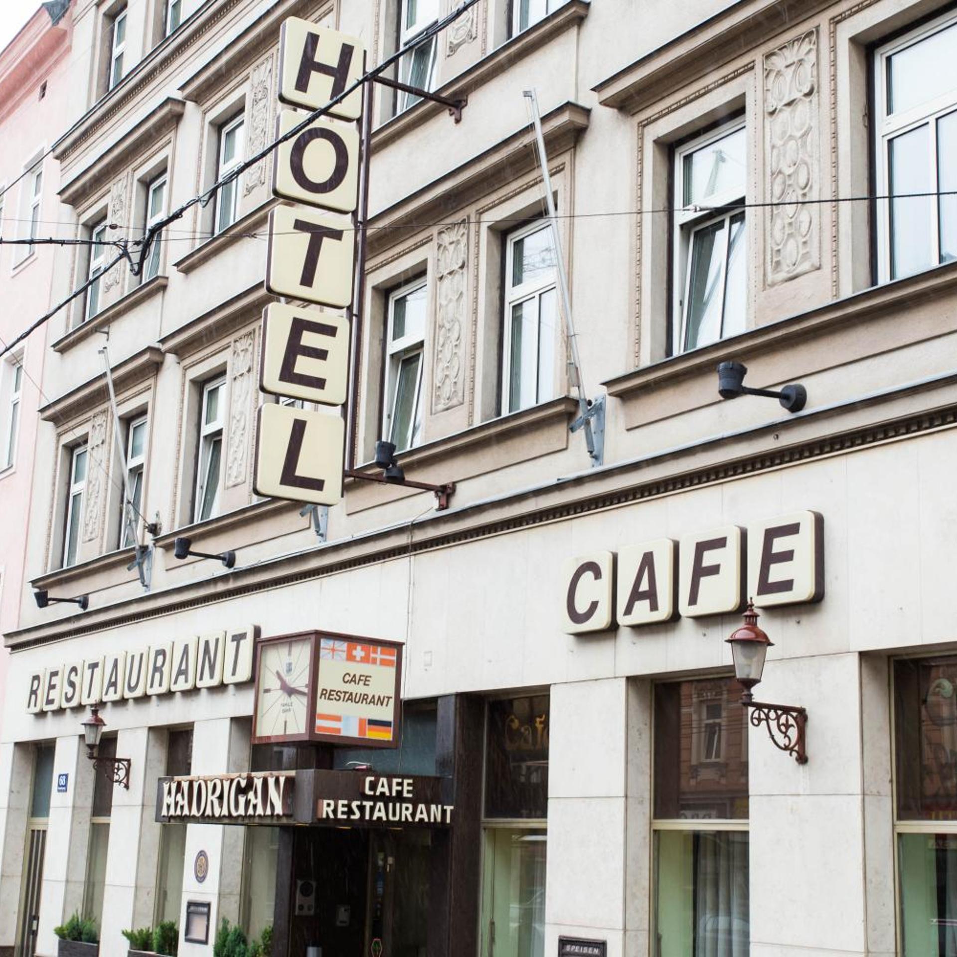 Hadrigan Hotel 3/69