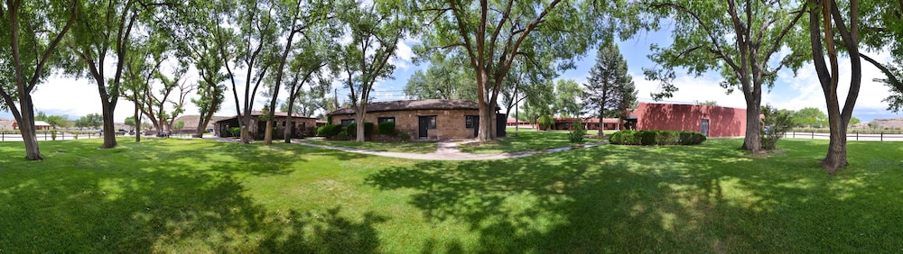 Thunderbird Lodge 40/48