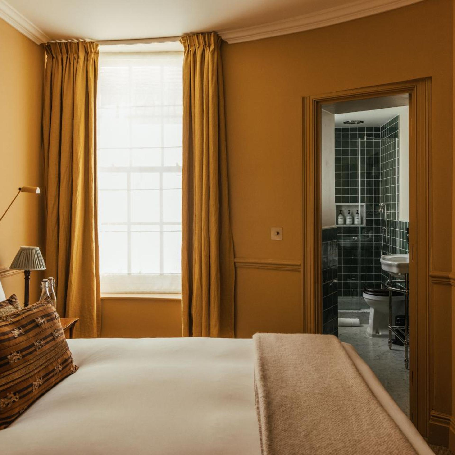 Room, Courtyard View