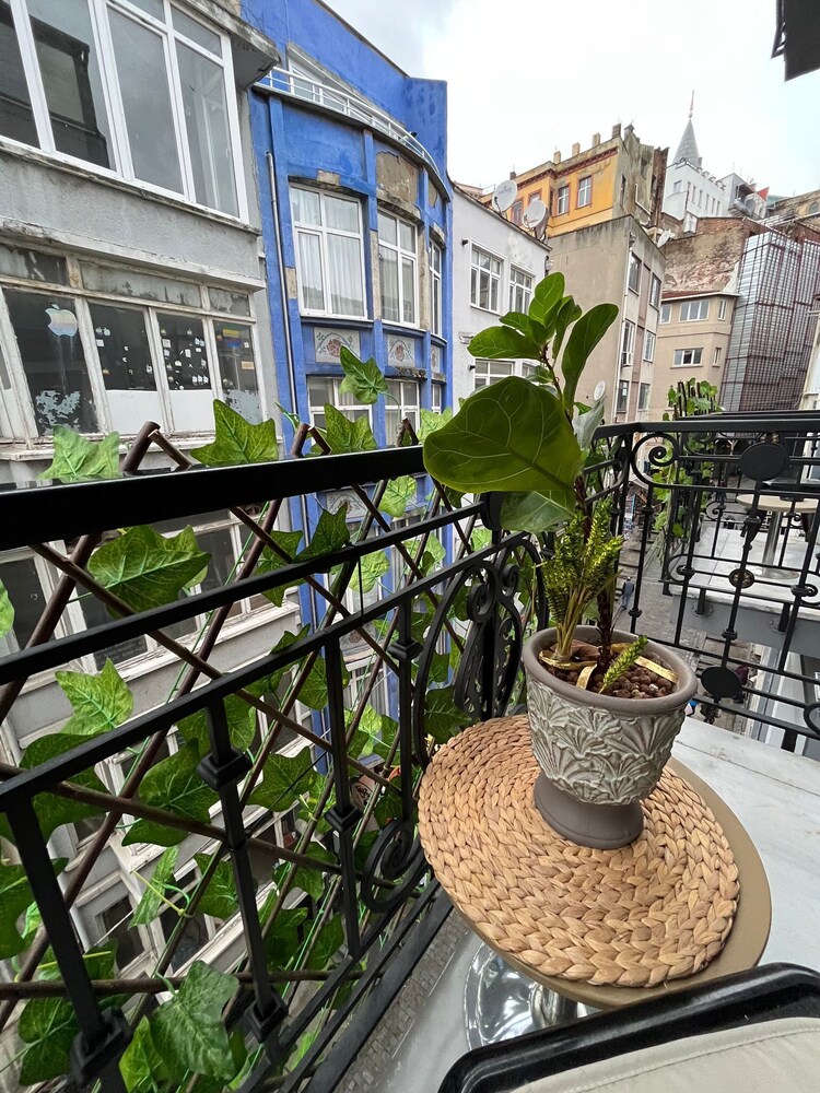 Royal Galata Hotel 45/47