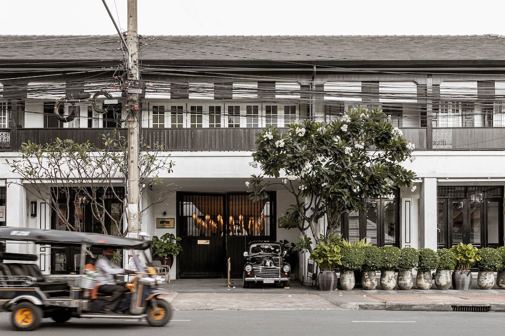 99 The Heritage Hotel 55/63