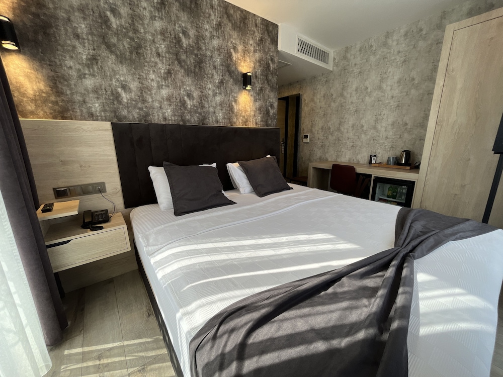 Avni Bey Otel 14/43