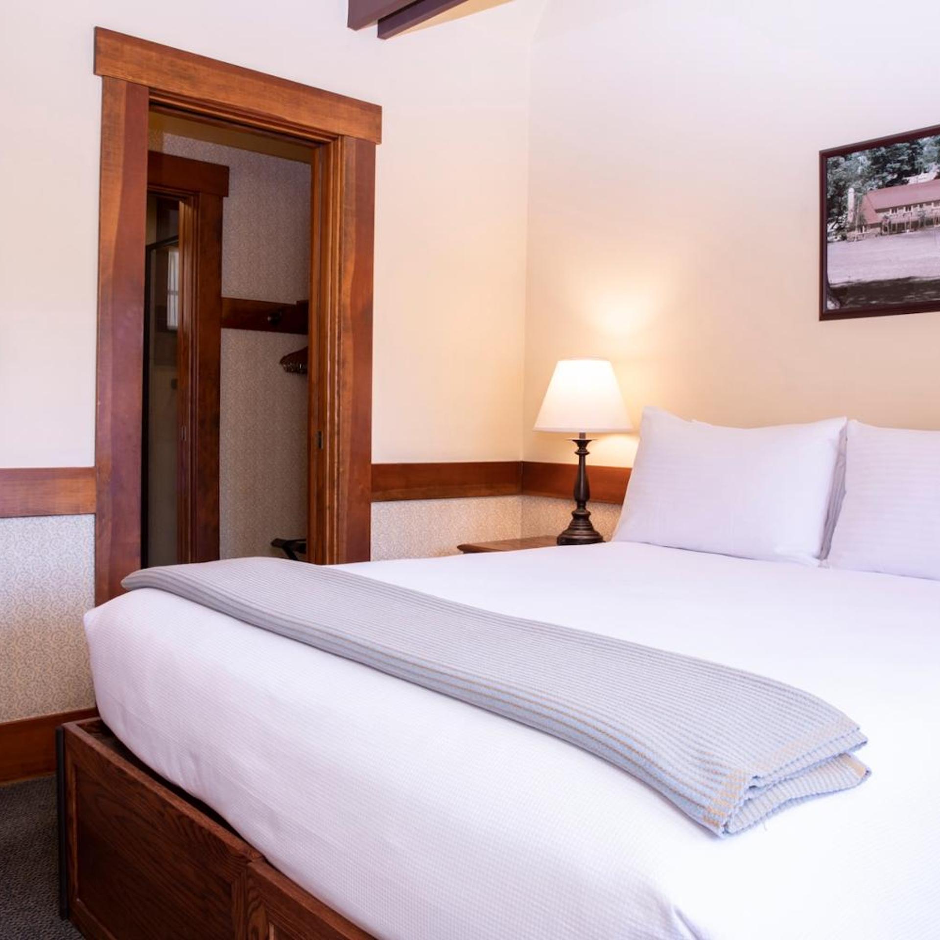 2 Bedrooms, Chalet, 2 Bathrooms