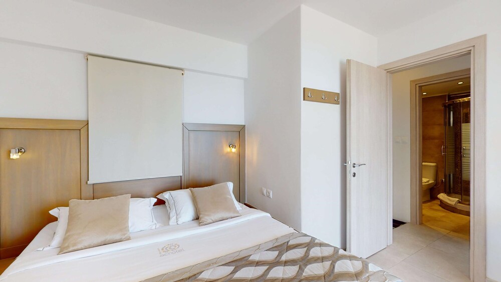 Acrotel Athena Villas 12/50