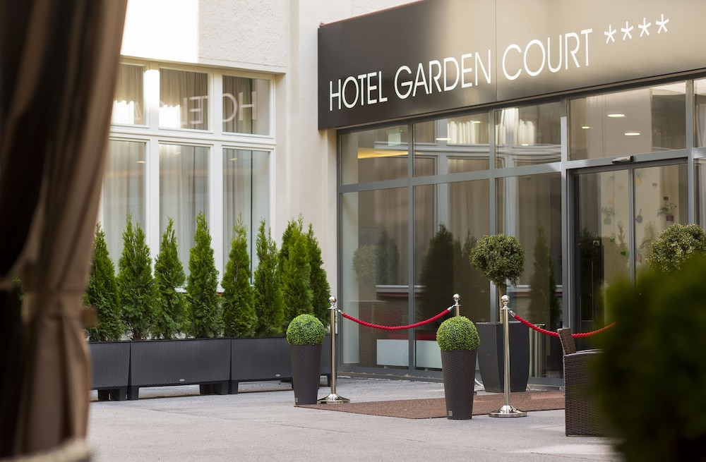 Hotel Garden Court 3/72