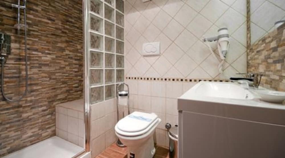 Trevi 41 Hotel 44/47