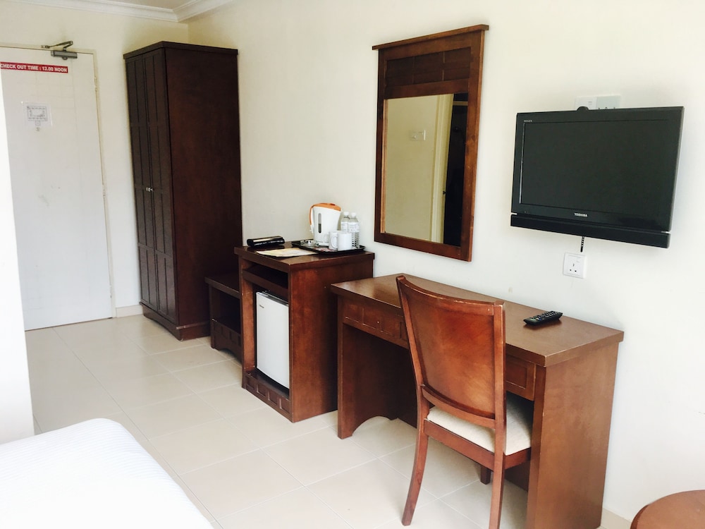 Sutera Hotel 33/43