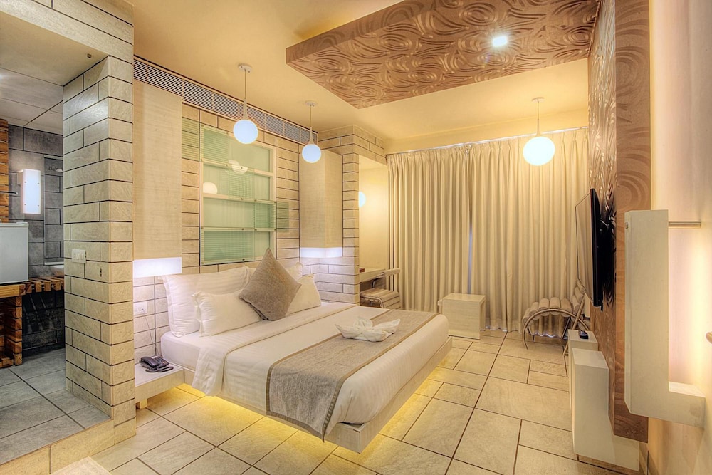 Hotel El Dorado 11/50