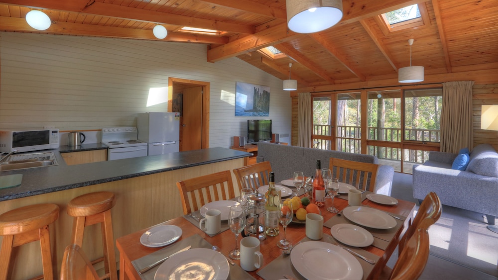 Stewarts Bay Lodge 55/65