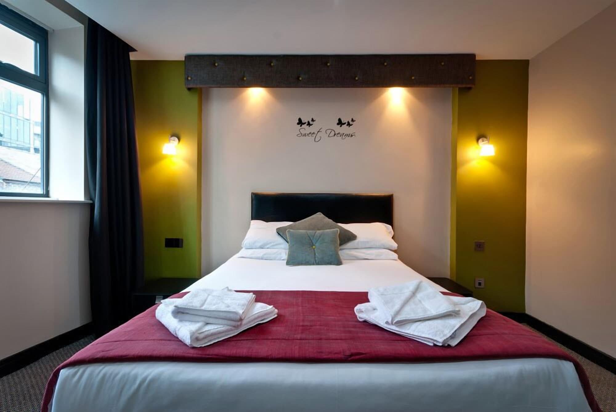 STANDARD, DOUBLE BED