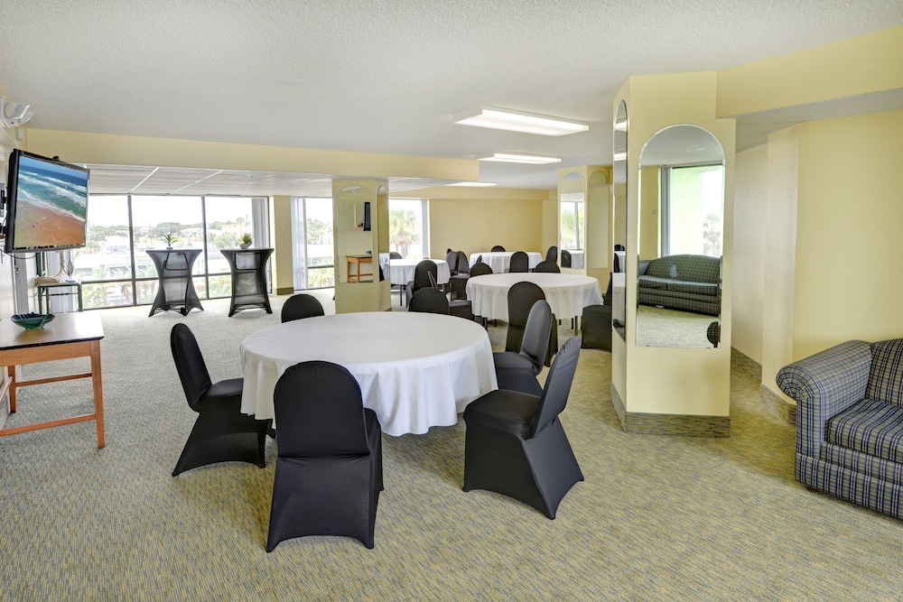 El Caribe Resort & Conference Center 51/65