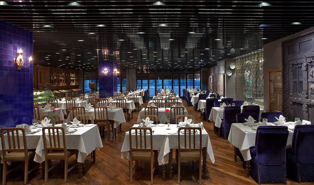 Sura Design Hotel & Suites 55/68