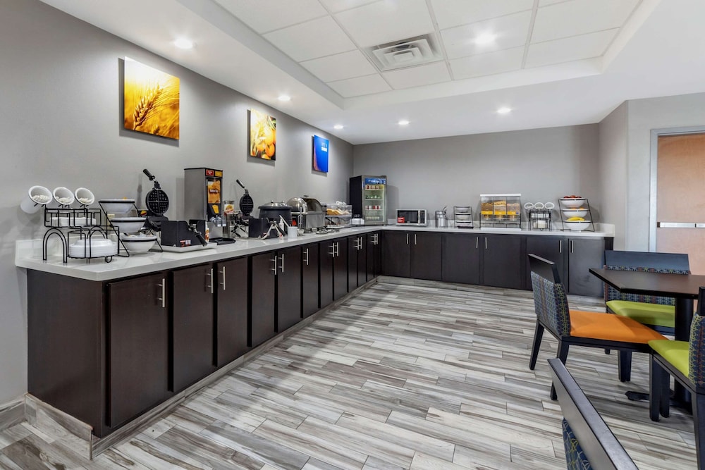 Garner Hotel Oklahoma City Quail Springs by IHG 10/71