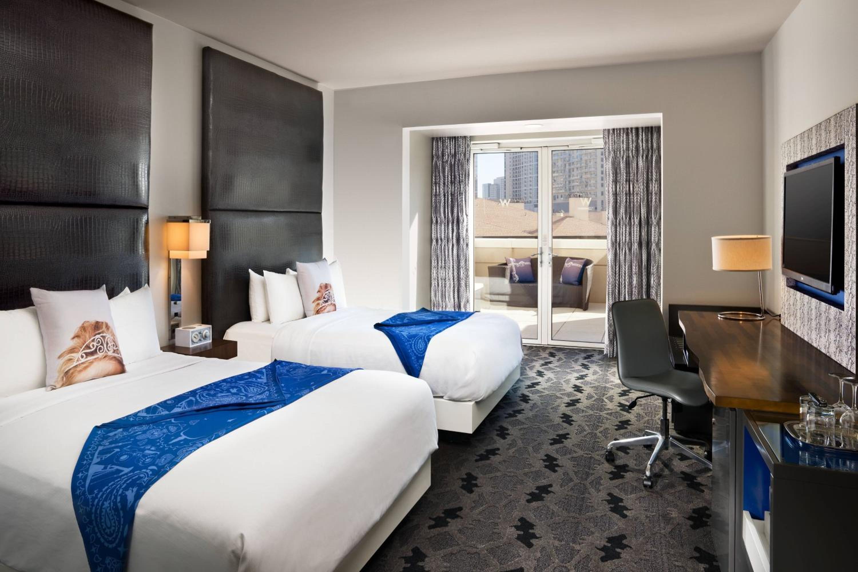 Premier, Queen Bed, City View, Balcony