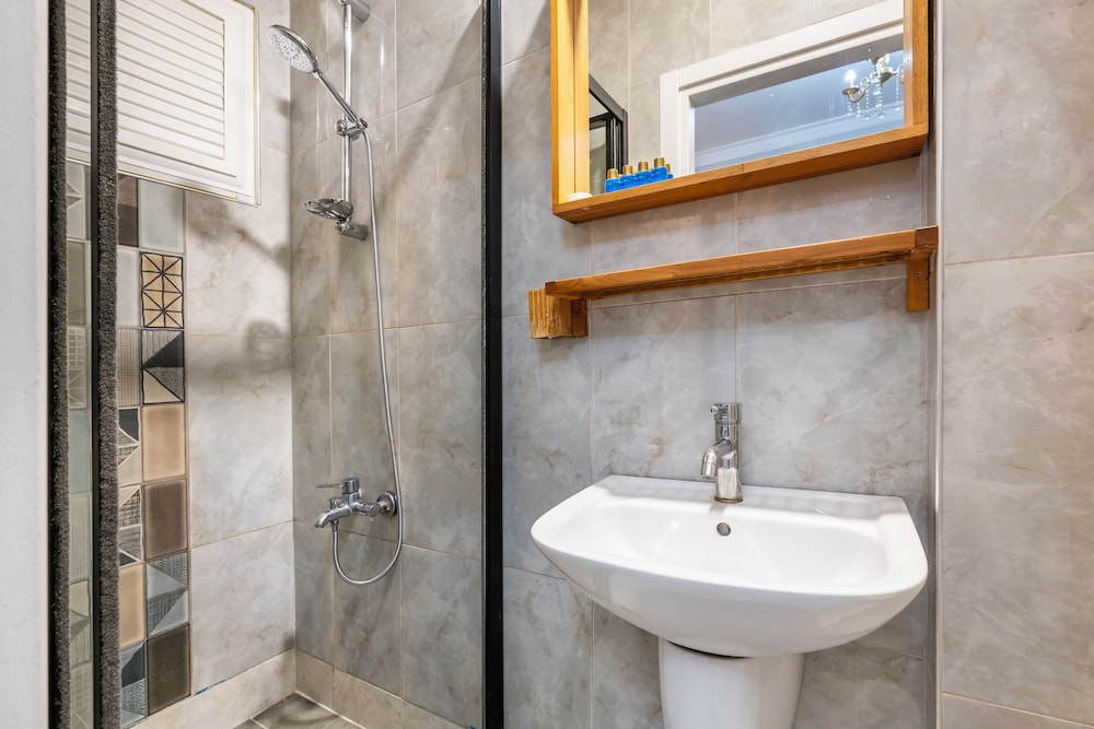 Taksim Dora Hotel & Suites 19/21
