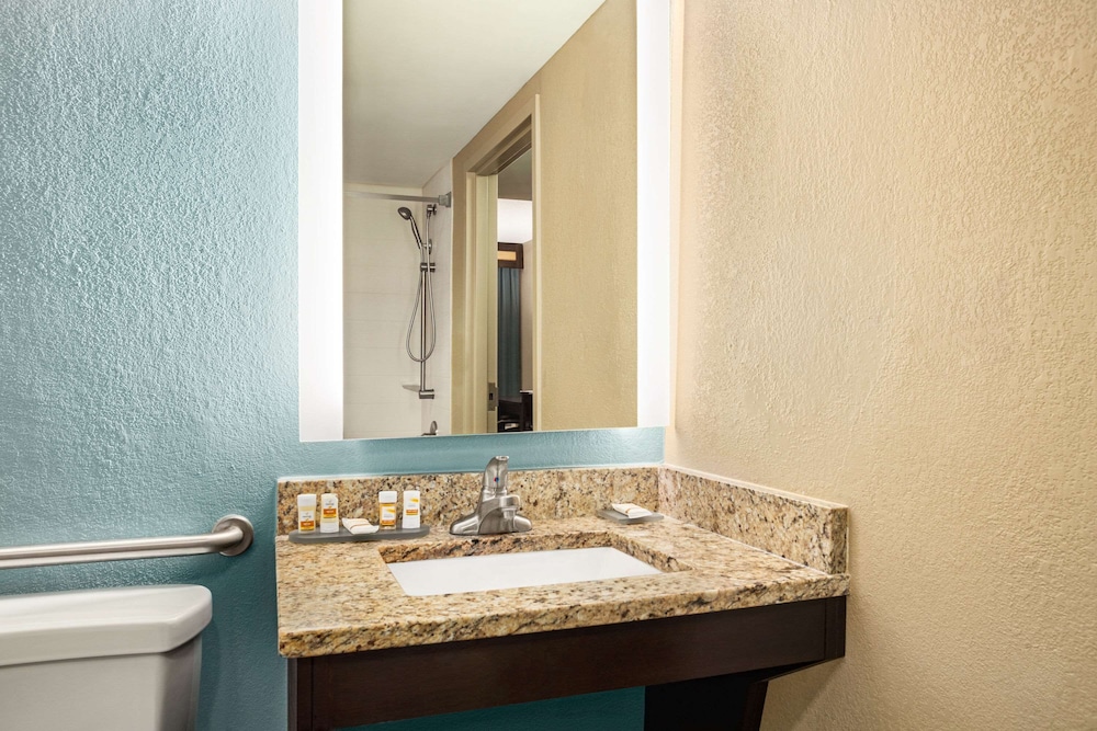 La Quinta Inn & Suites by Wyndham Richmond-Midlothian 13/36
