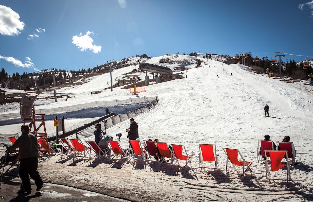 Sundial Lodge by All Seasons Resort Lodging 27/50