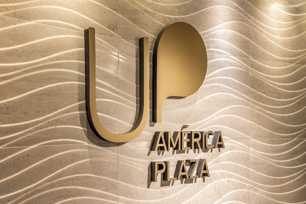 Up America Plaza Hotel 29/45