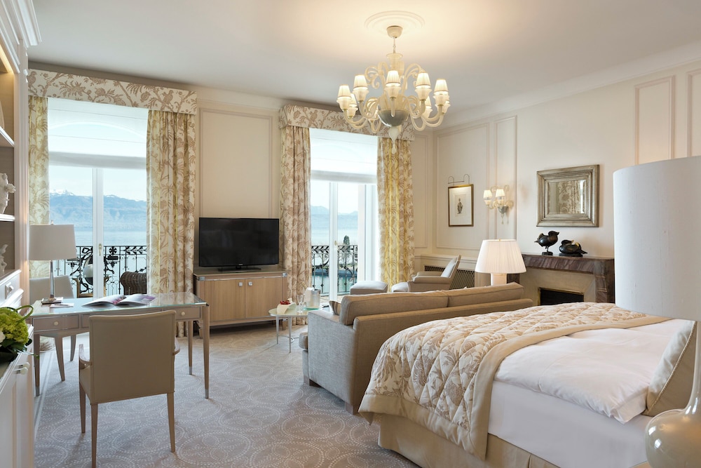 PALACE, JUNIOR SUITE