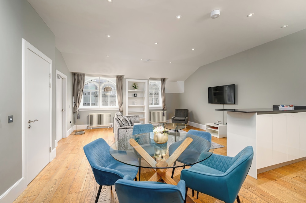 Destiny Scotland - St. Andrew Square Apartments 30/50