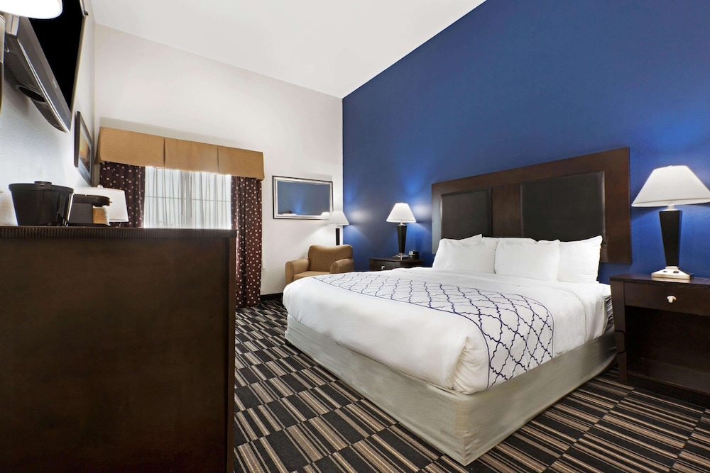 La Quinta Inn & Suites by Wyndham Alvin 17/55